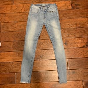 American eagle light wash skinny jeans